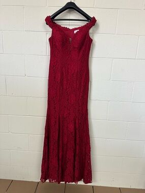 Women’s- Amelia Red Lace Off-Shoulder Dress